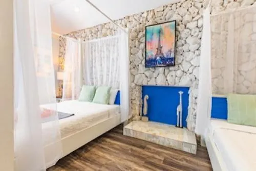 Studio Palms Bc Nassau